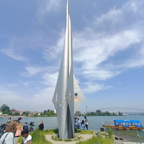 listing card gallery